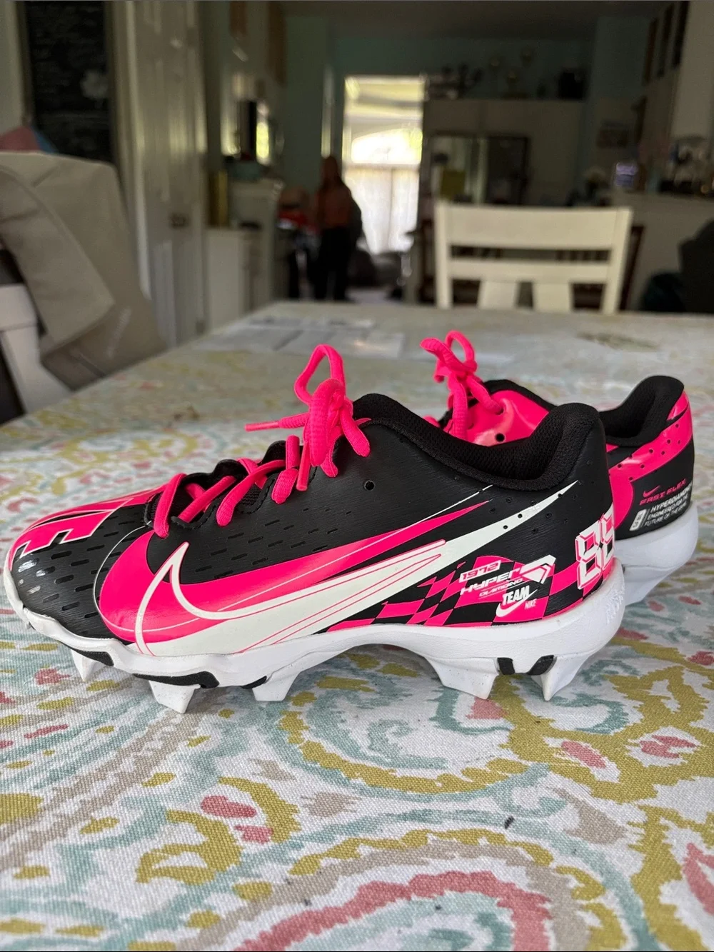 Nike Hyperdiamond 4 Keystone GG kids Black & Hot Pink Athletic Cleats size 3